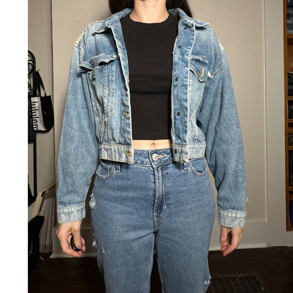 Free People Cropped Denim Jacket Size Medium - Picture 2 of 5